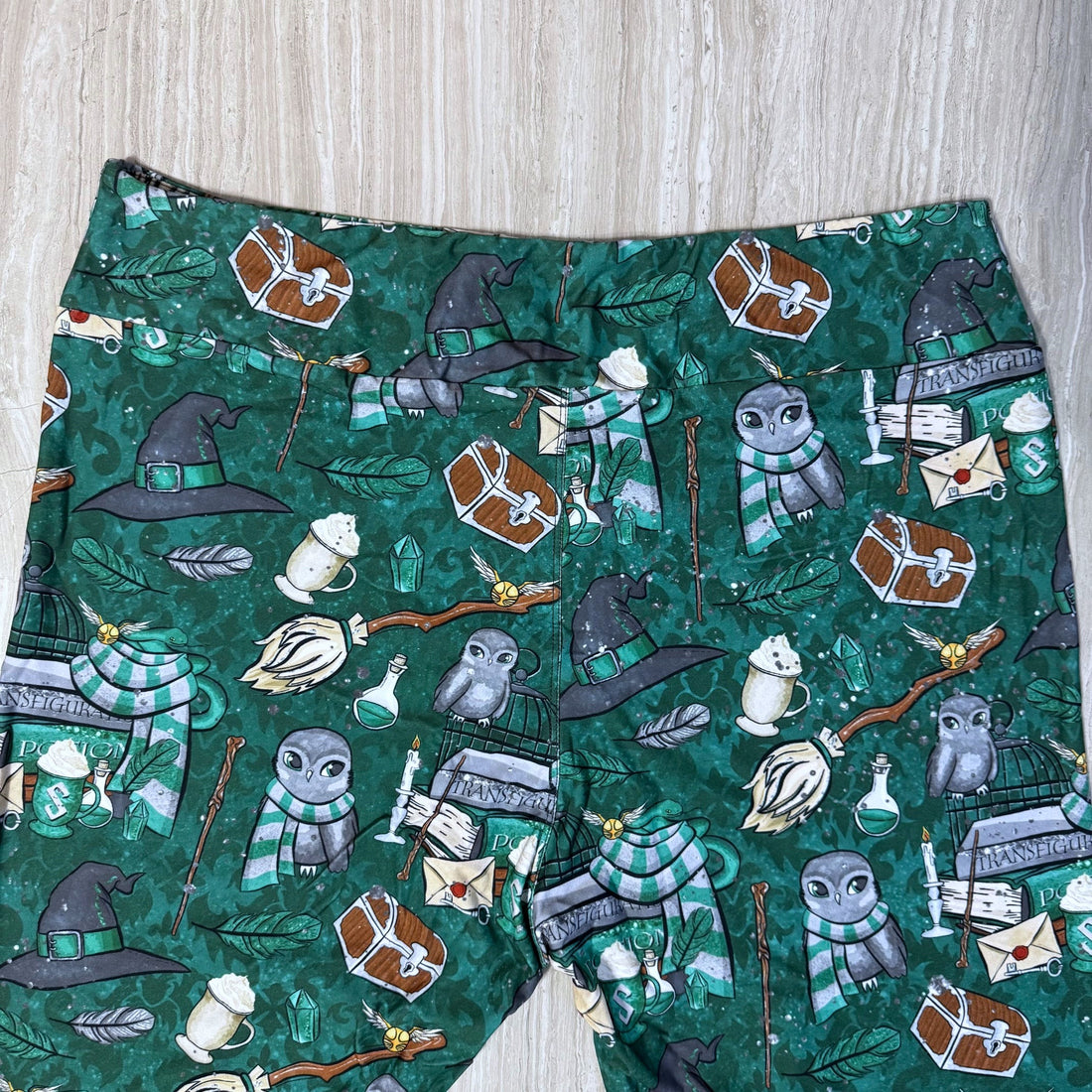 Green Wizard House Print Black Soft Leggings