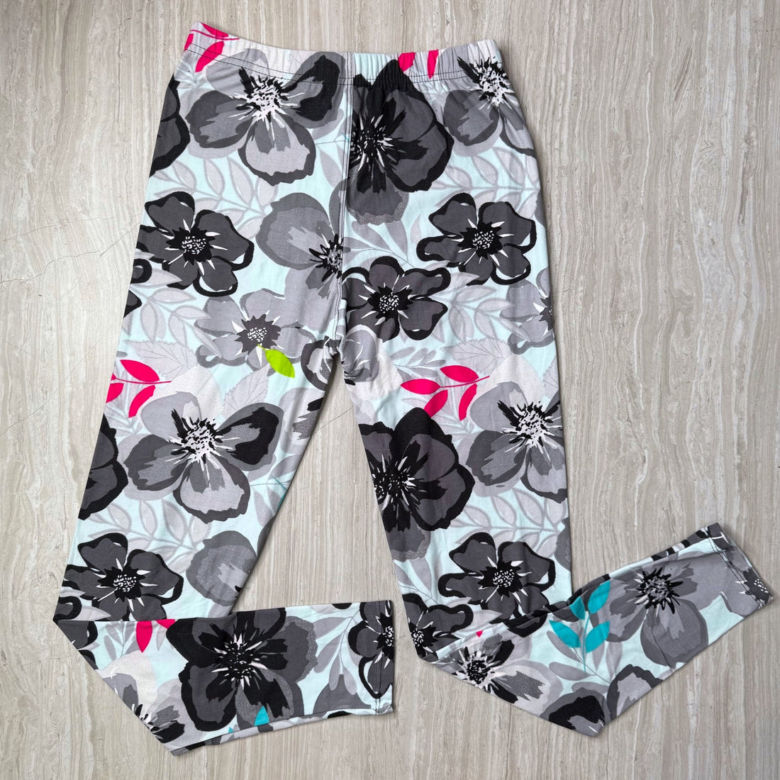 Bright Contrast Floral Hibiscus Blossom Print Soft Leggings