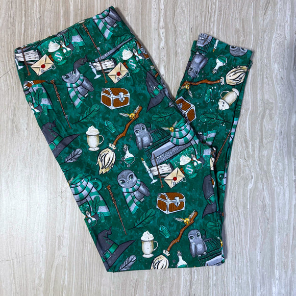 Green Wizard House Print Black Soft Leggings