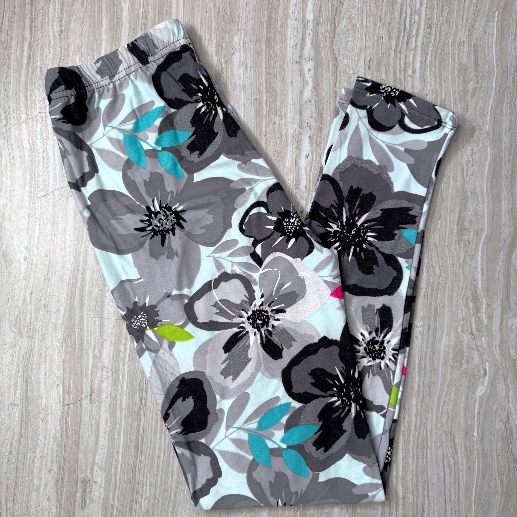 Bright Contrast Floral Hibiscus Blossom Print Soft Leggings