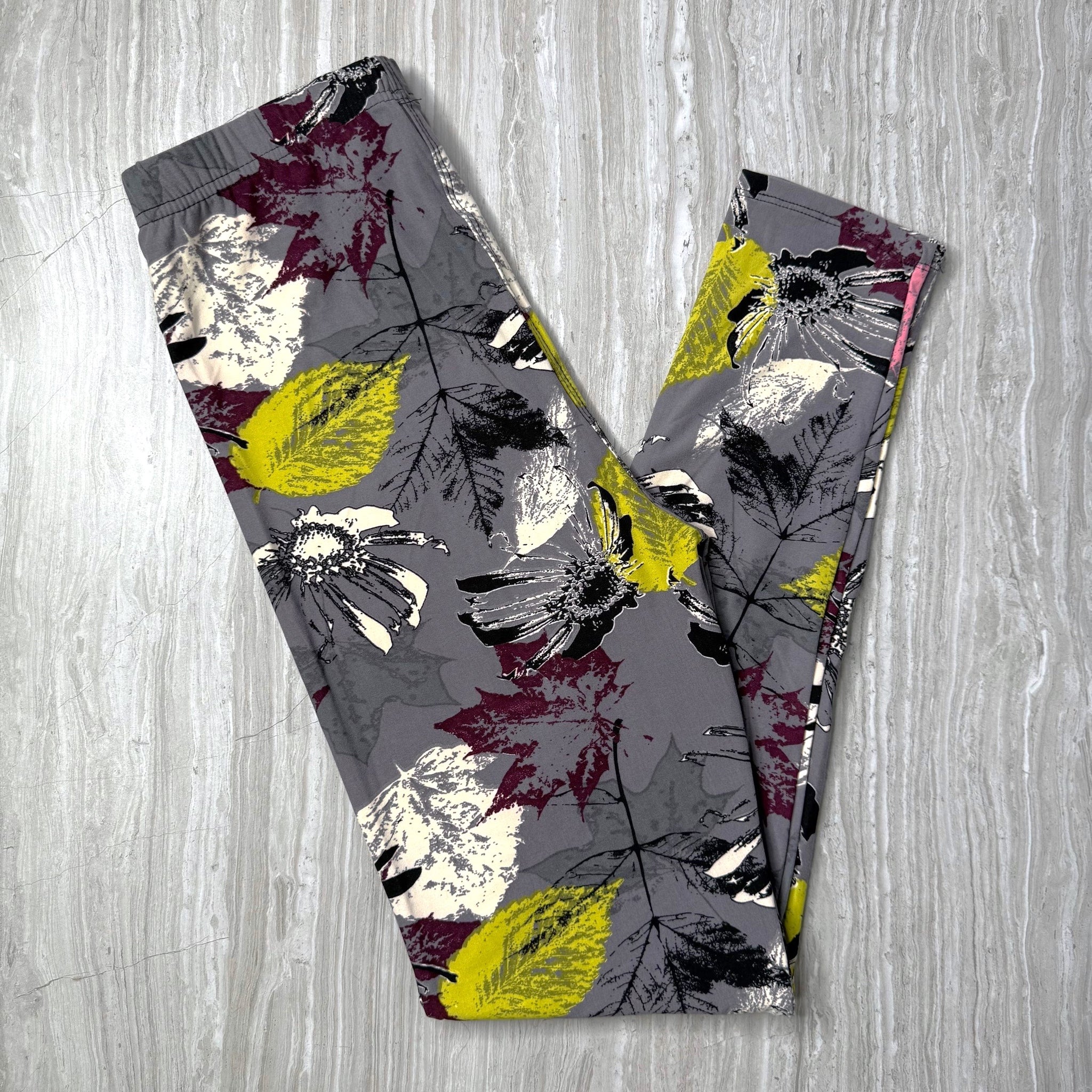 Leaf & Floral High Contrast Print Gray Leggings