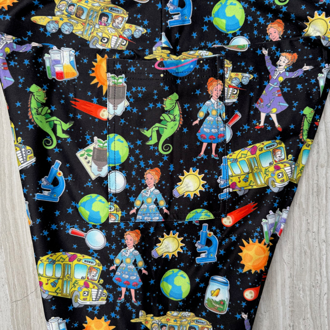 Magic School Bus Themed Print Leggings w/ Pockets