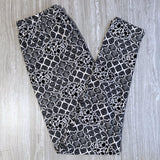 Black & White Quatrefoil Print Soft Leggings