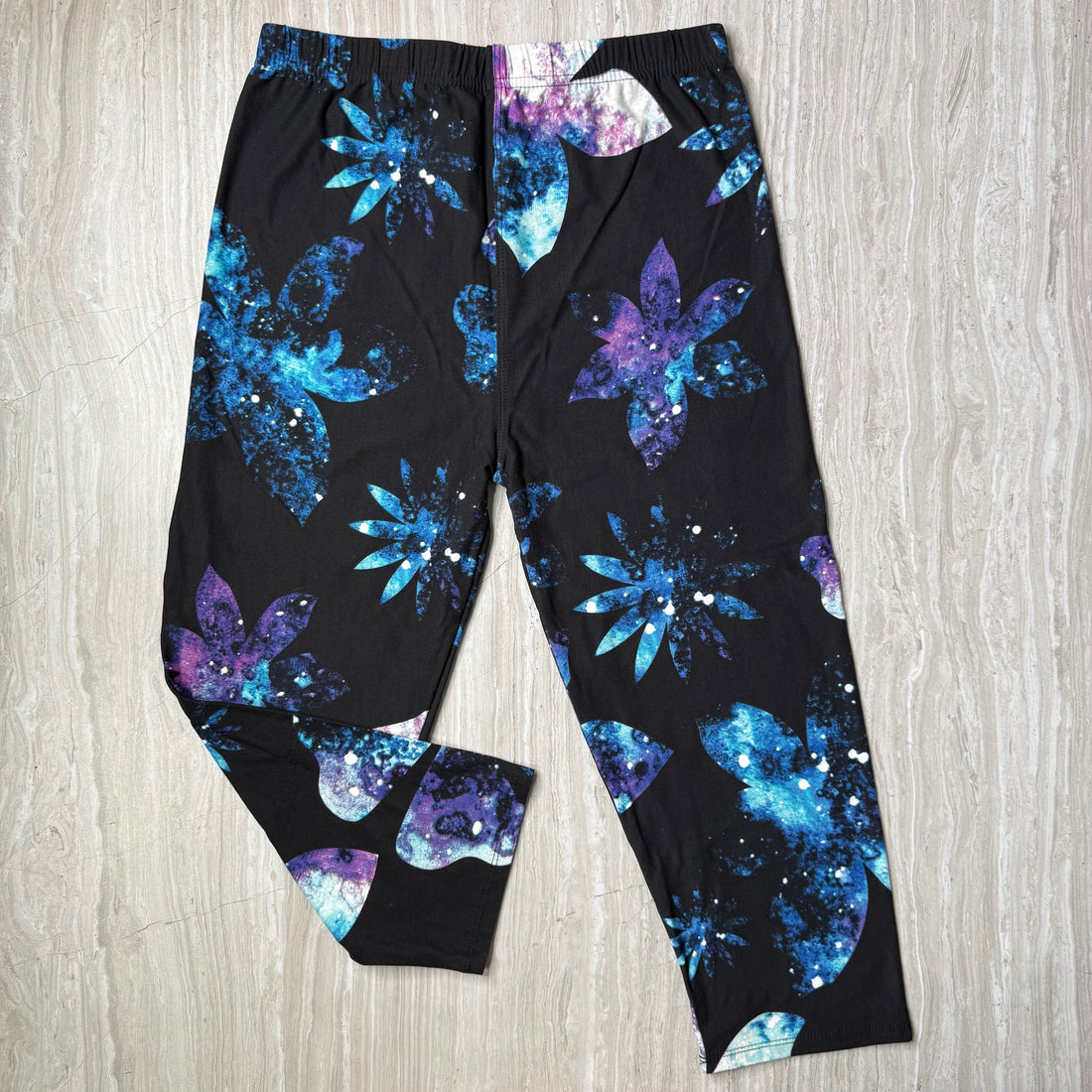 Galaxy Flower Print Capri Soft Leggings