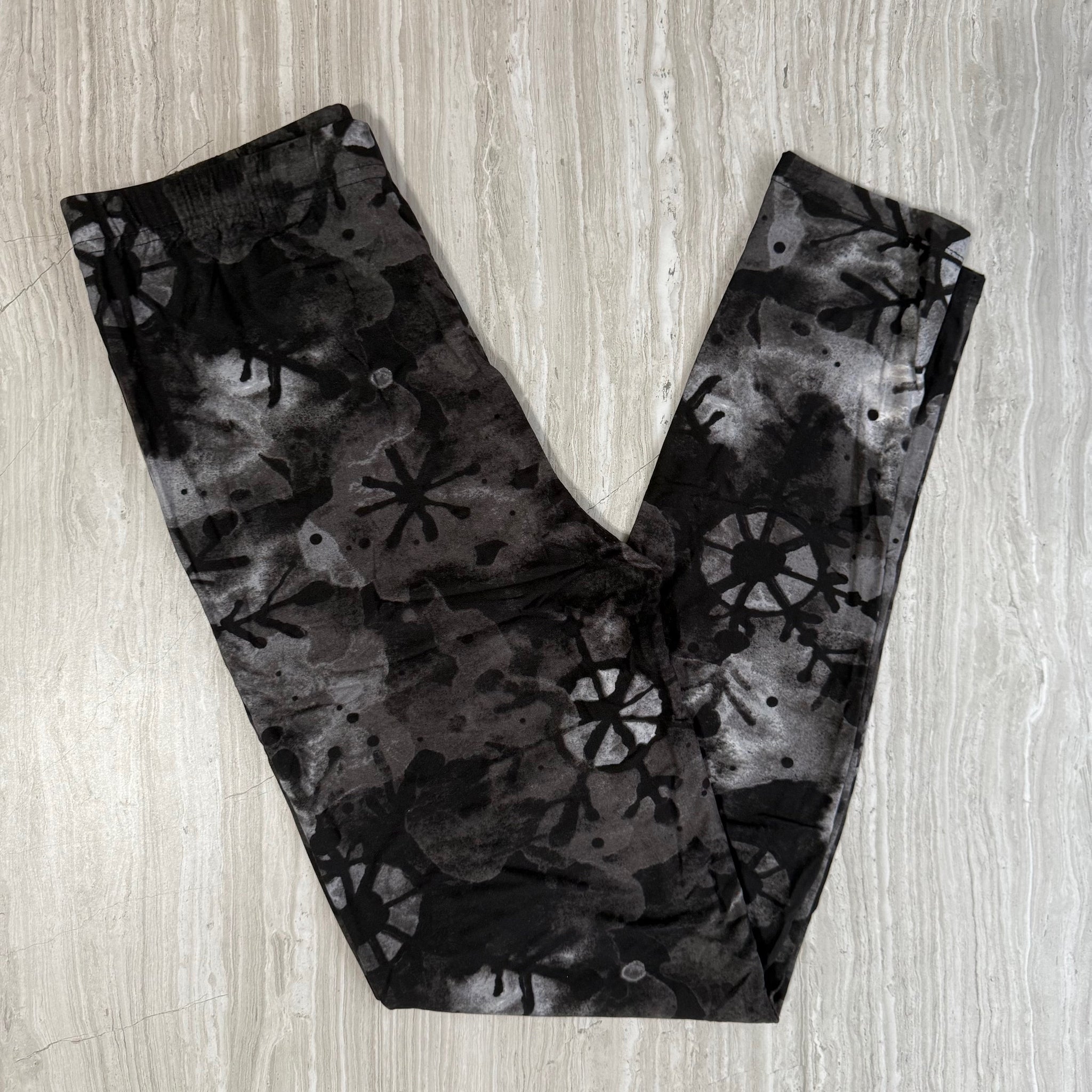 Grunge Snowflake Print Leggings