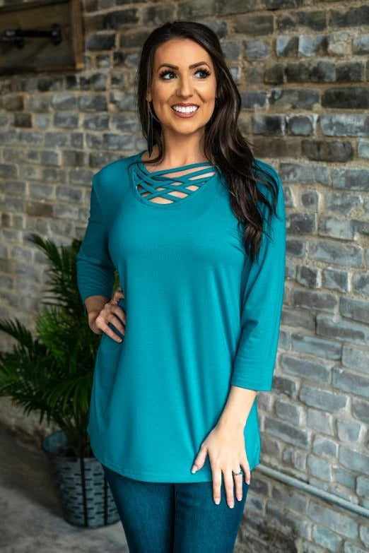 Women's Strappy Scoop Neck 3/4 Sleeve Flowy Top