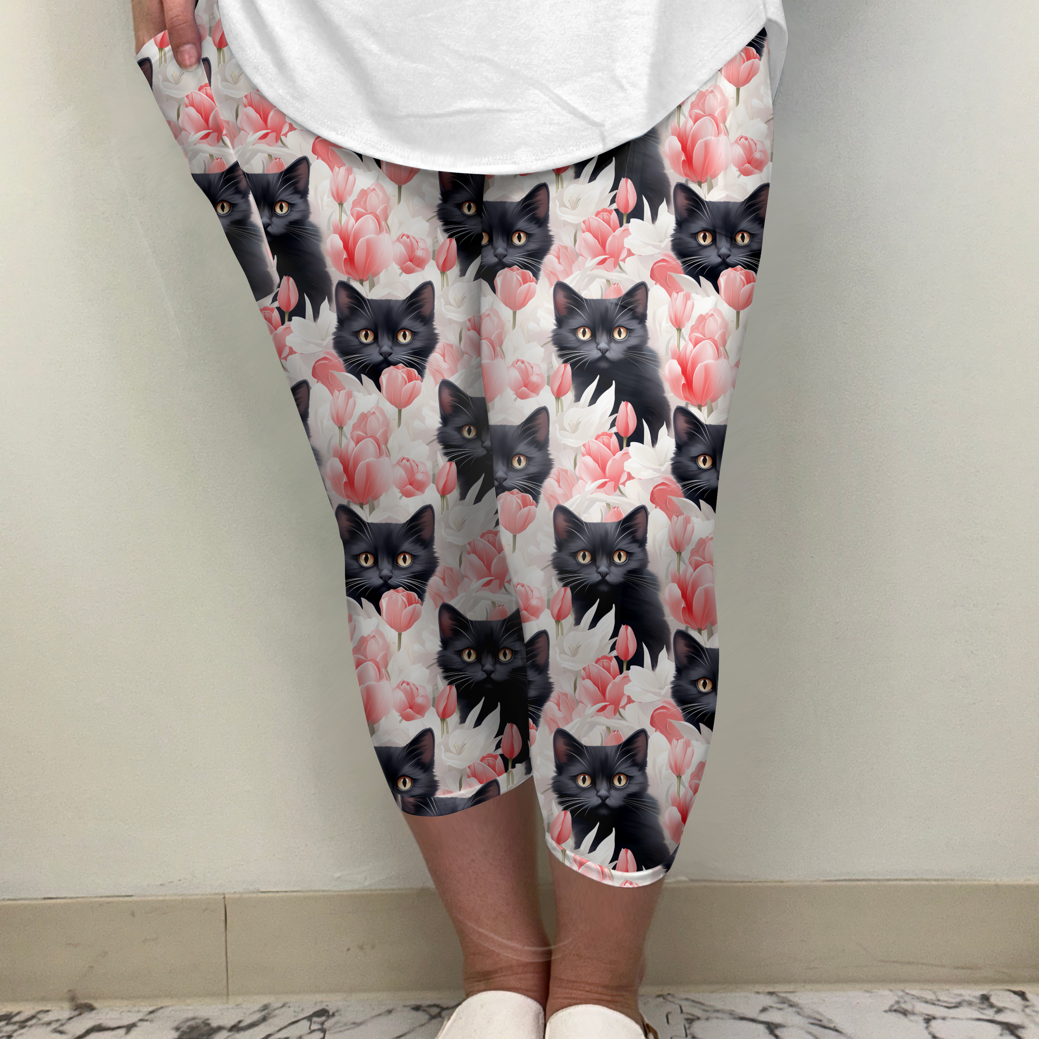 Black Cat Capri w/ Pockets