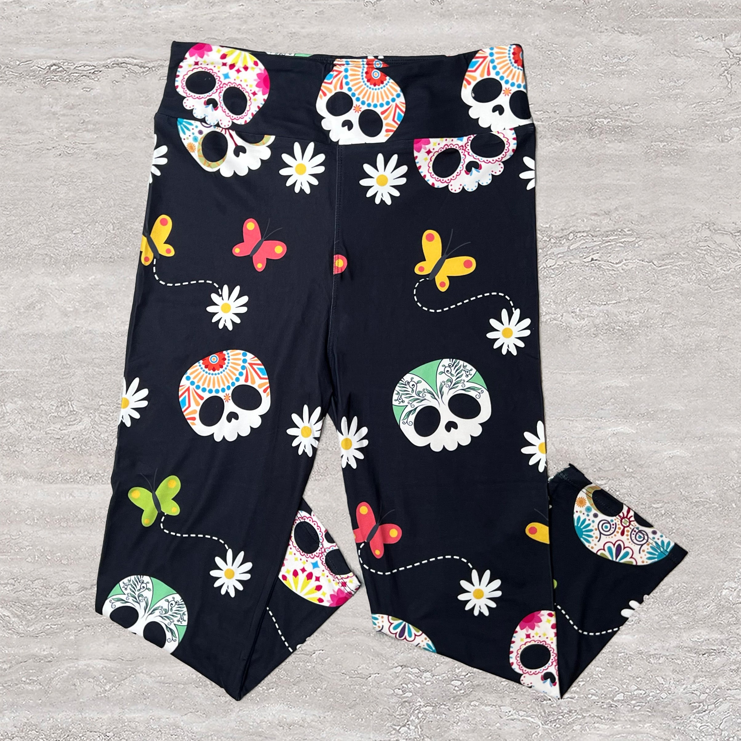 Cute Sugar Skulls & Butterflies Print Capri Leggings