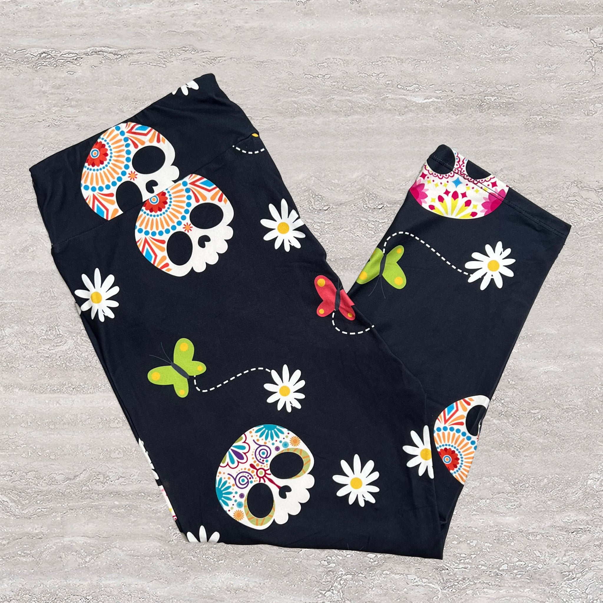 Extra Soft printed leggings with 4-way stretch fabric, so you can move with absolute comfort and ease.