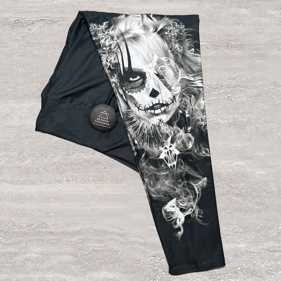 Monochromatic Day of the Dead (Día de los Muertos) Girl Print Black Leggings