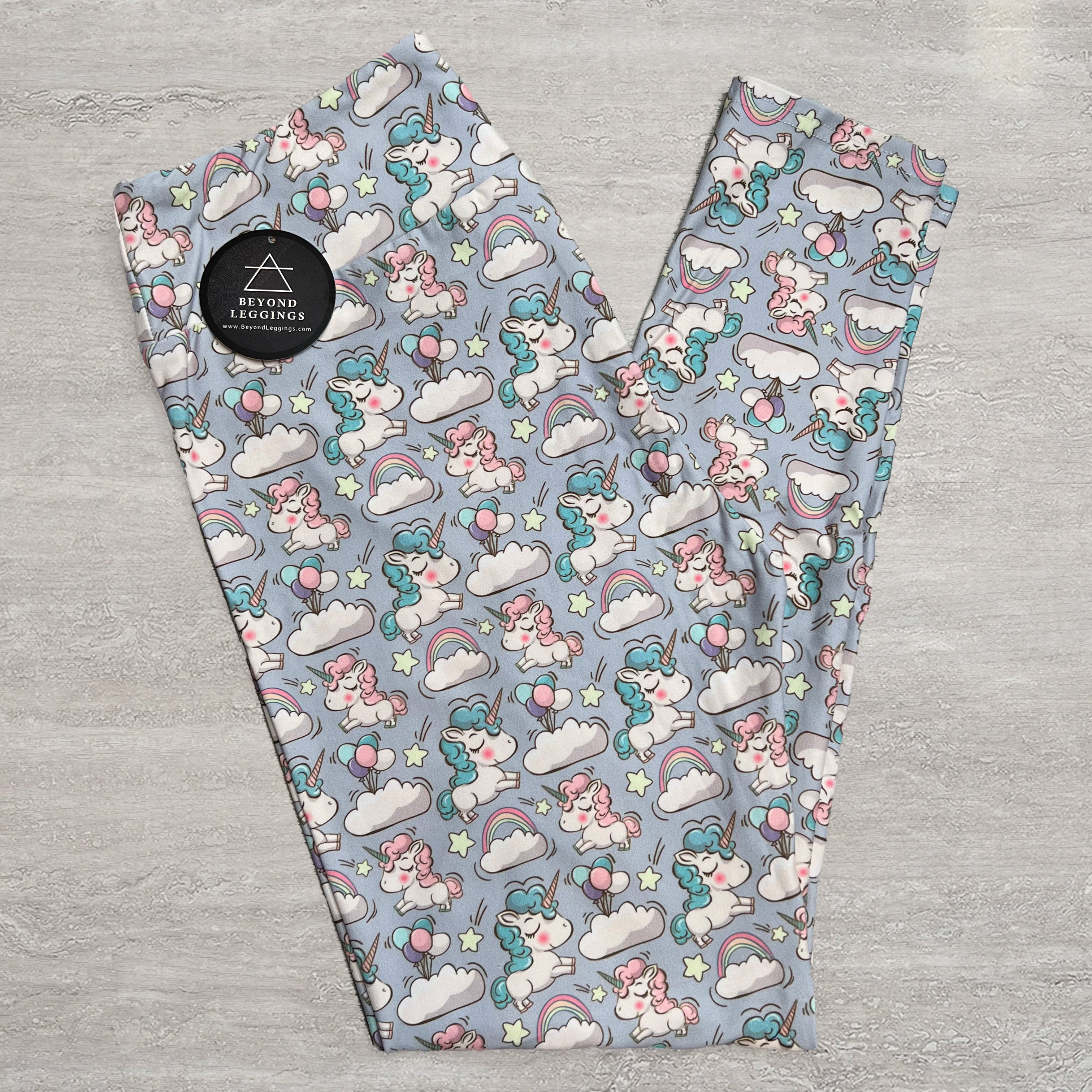 Extra Soft printed leggings with 4-way stretch fabric, so you can move with absolute comfort and ease.