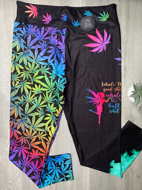 Extra Soft printed leggings with 4-way stretch fabric, so you can move with absolute comfort and ease.