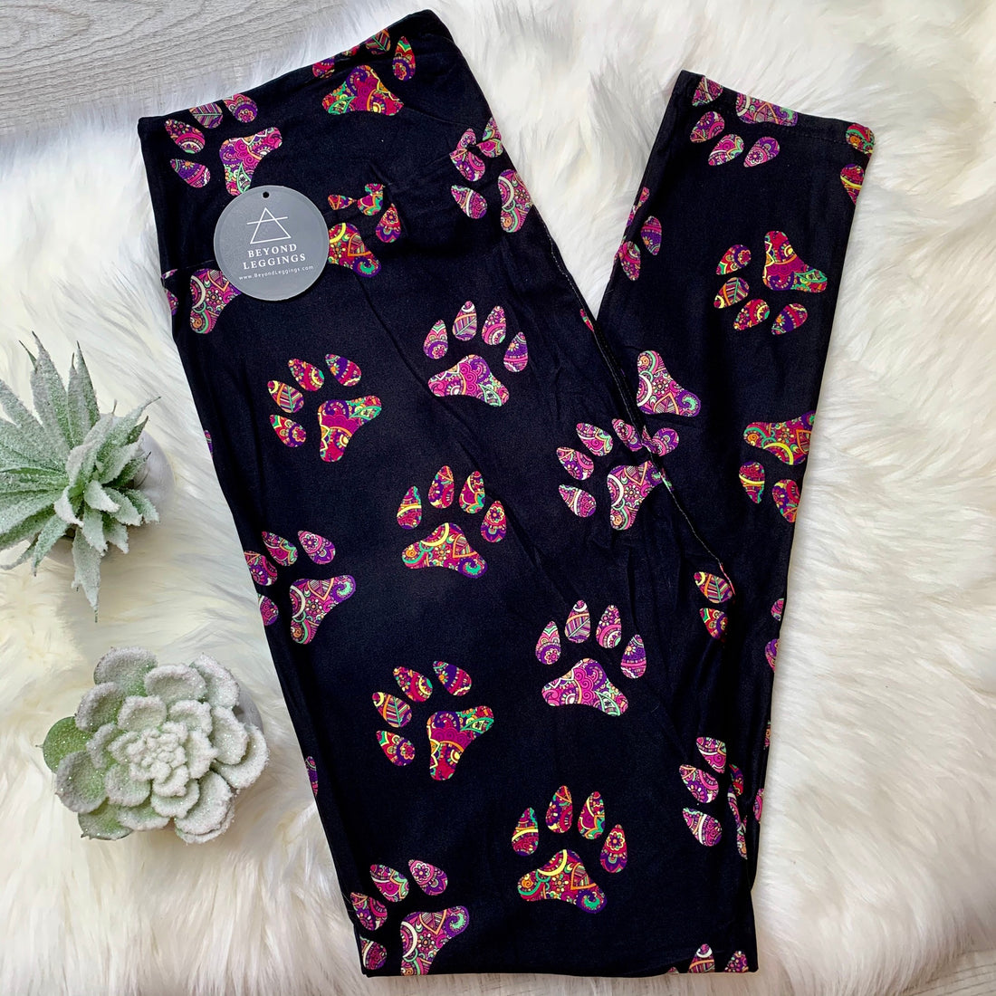 Extra Soft printed leggings with 4-way stretch fabric, so you can move with absolute comfort and ease.