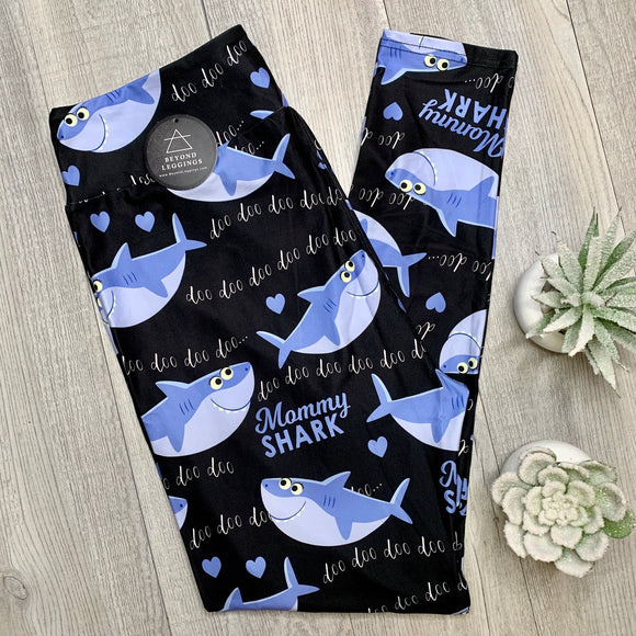 Extra Soft printed leggings with 4-way stretch fabric, so you can move with absolute comfort and ease.