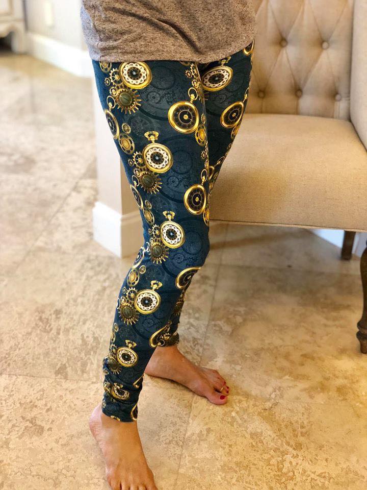 Extra Soft printed leggings with 4-way stretch fabric, so you can move with absolute comfort and ease.