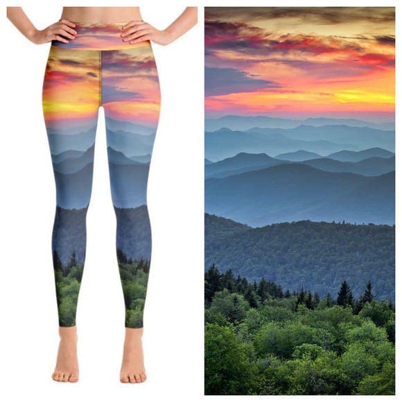 Extra Soft printed leggings with 4-way stretch fabric, so you can move with absolute comfort and ease.