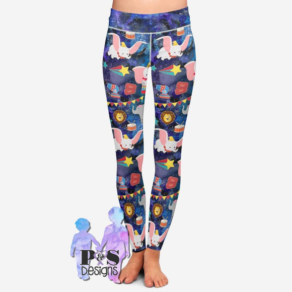 Extra Soft printed leggings with 4-way stretch fabric, so you can move with absolute comfort and ease.