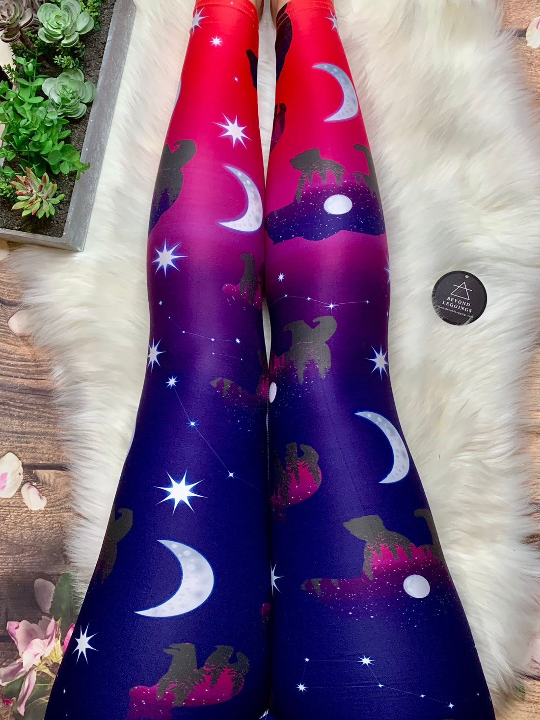 Extra Soft printed leggings with 4-way stretch fabric, so you can move with absolute comfort and ease.