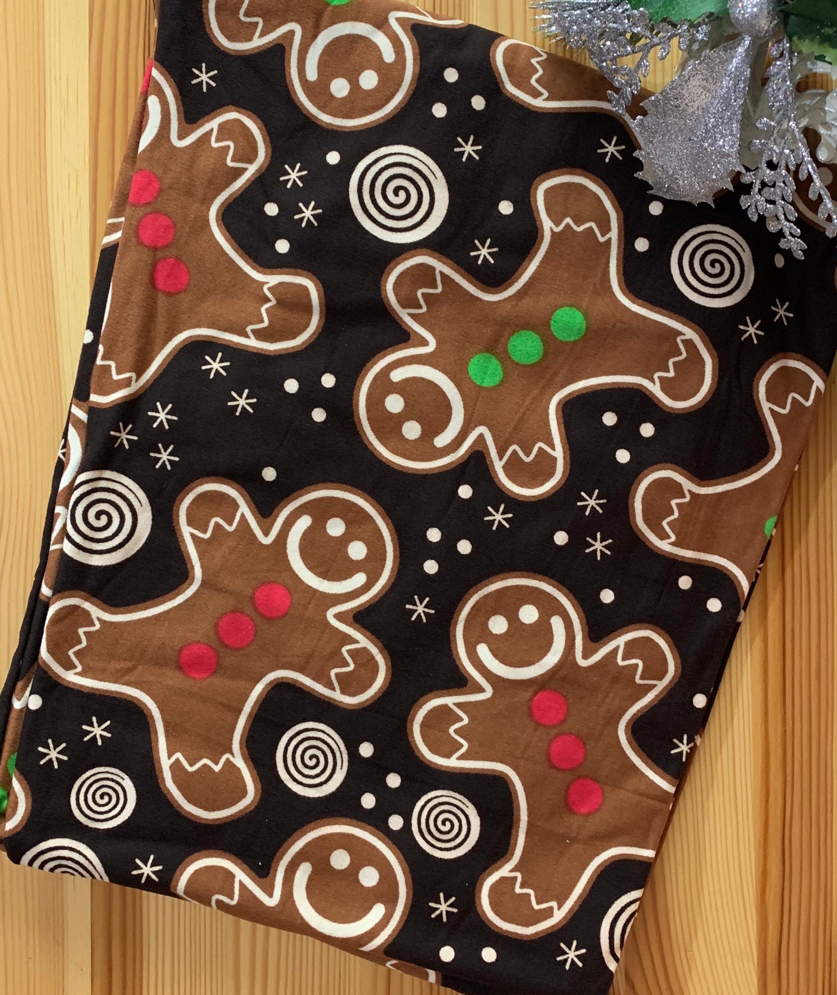 Gumdrop Gingerbread Man Print Christmas Soft Leggings