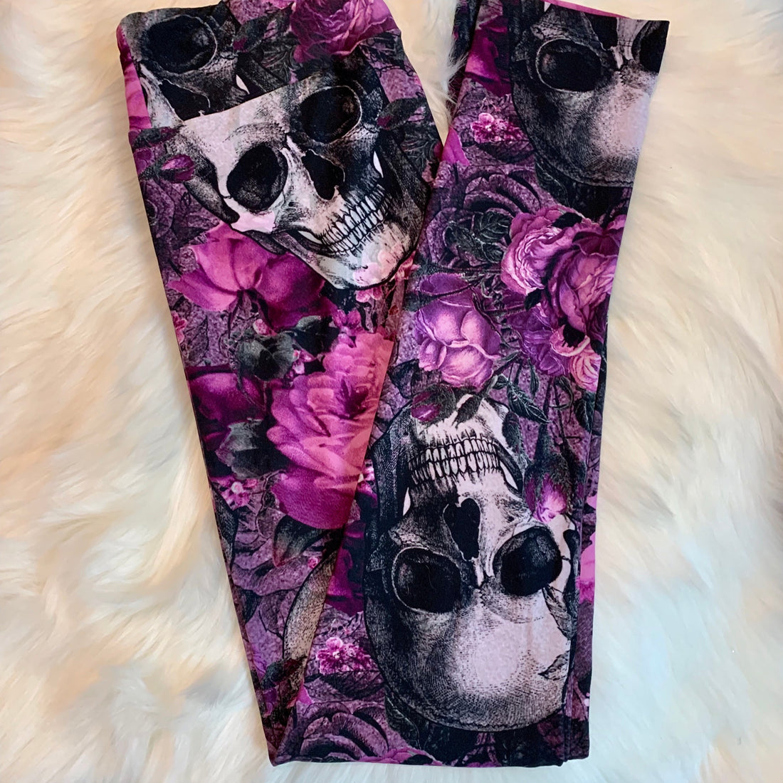 Etched Purple Lotus Flower Skull Print Leggings