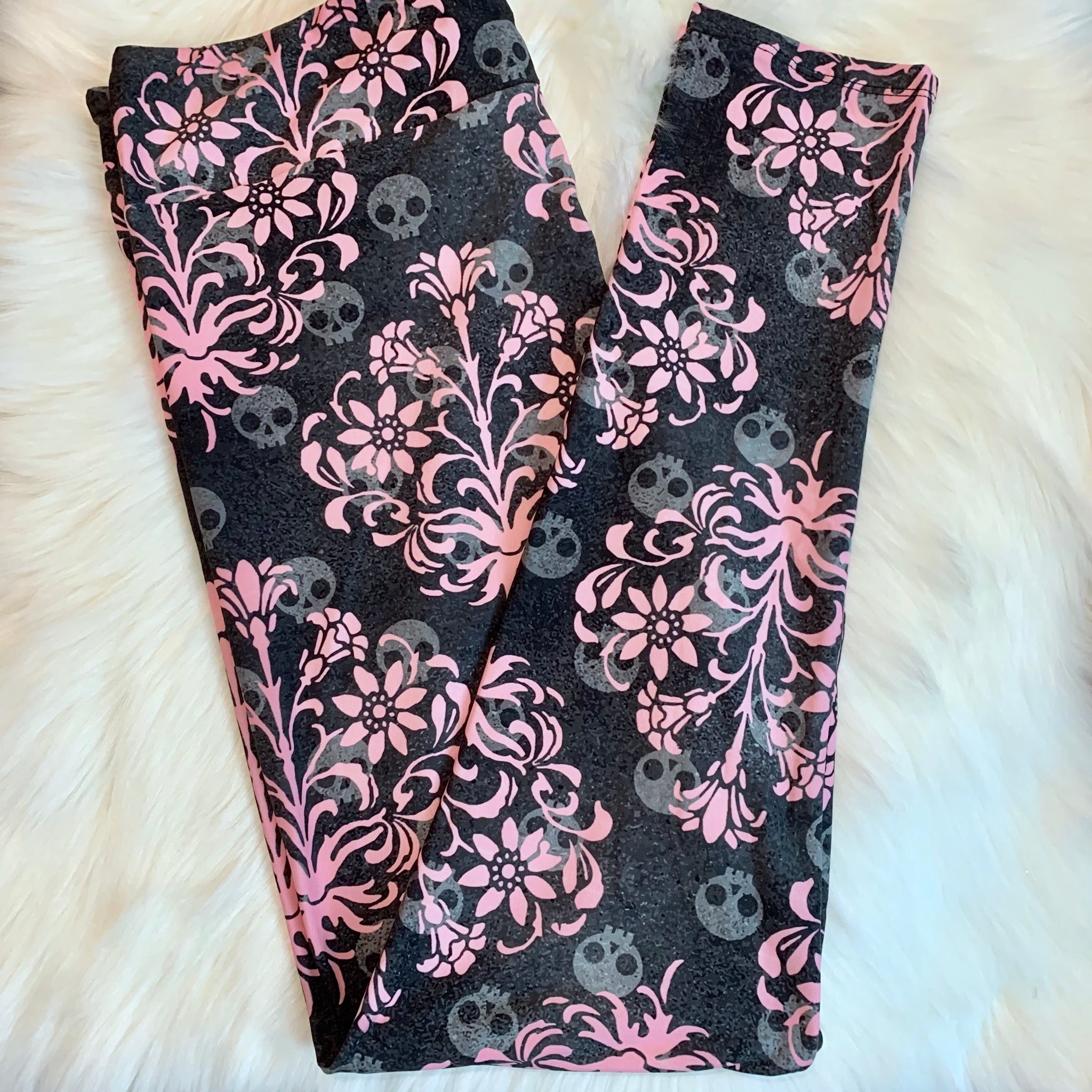 Hidden Skull Damask Grunge Print Soft Leggings