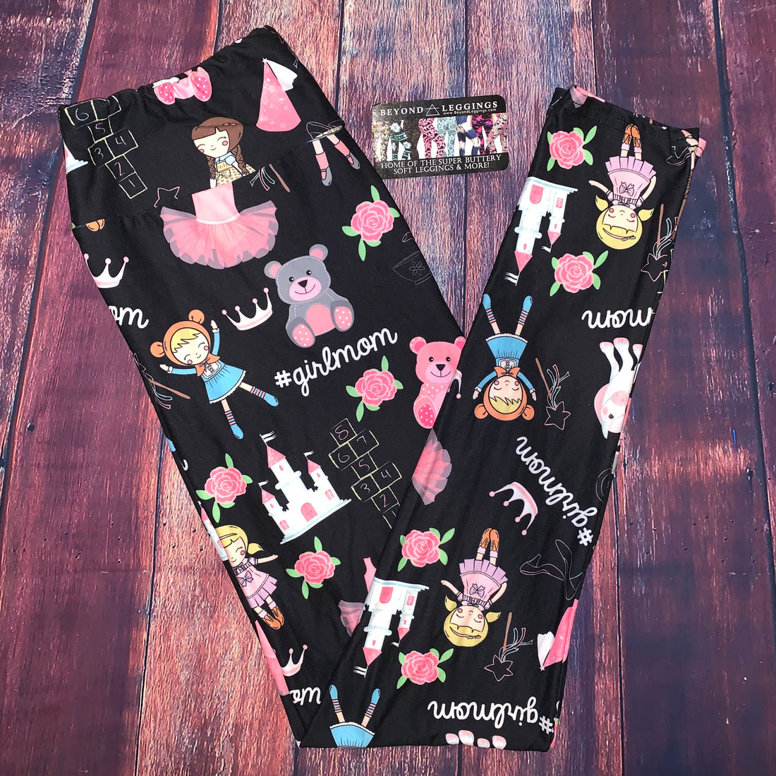 Extra Soft printed leggings with 4-way stretch fabric, so you can move with absolute comfort and ease.