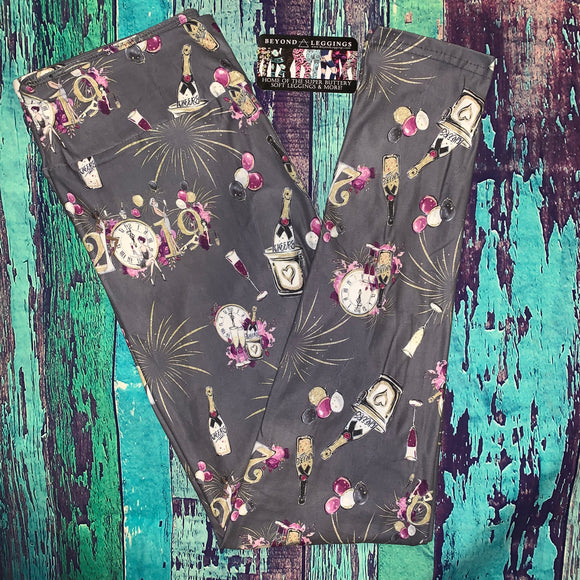 Extra Soft printed leggings with 4-way stretch fabric, so you can move with absolute comfort and ease.