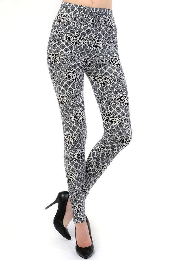 Black & White Quatrefoil Print Soft Leggings