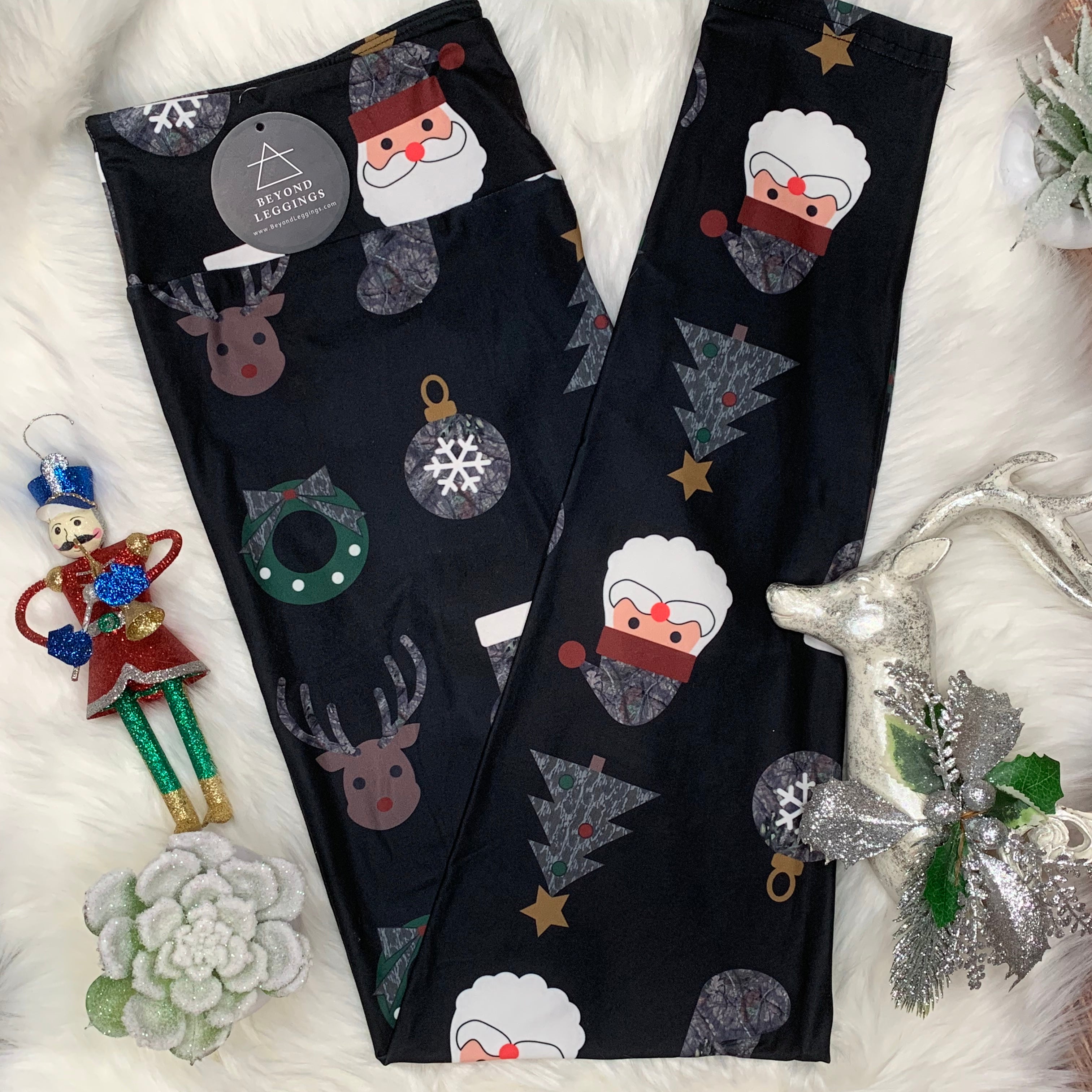 Extra Soft printed leggings with 4-way stretch fabric, so you can move with absolute comfort and ease.