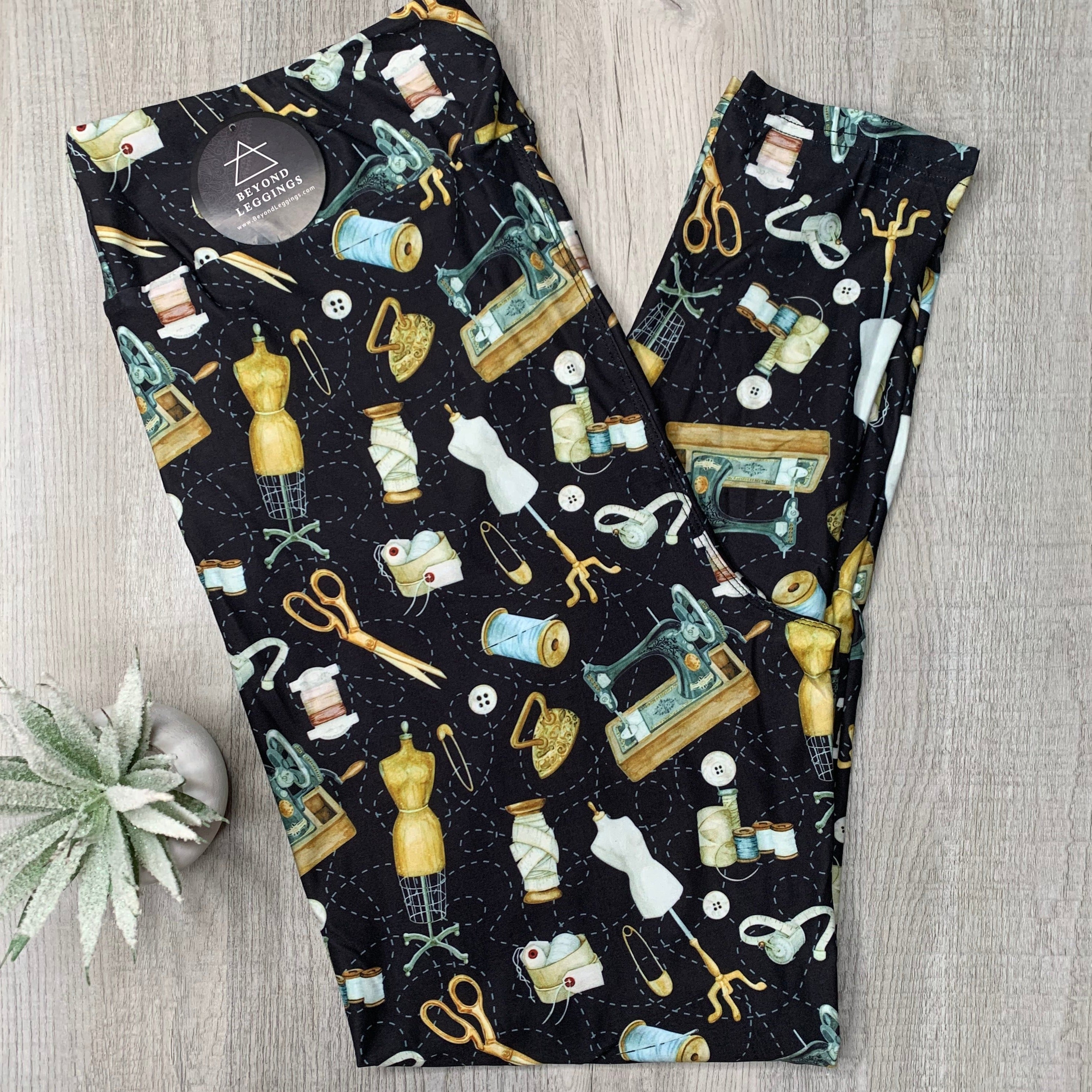 Extra Soft printed leggings with 4-way stretch fabric, so you can move with absolute comfort and ease.