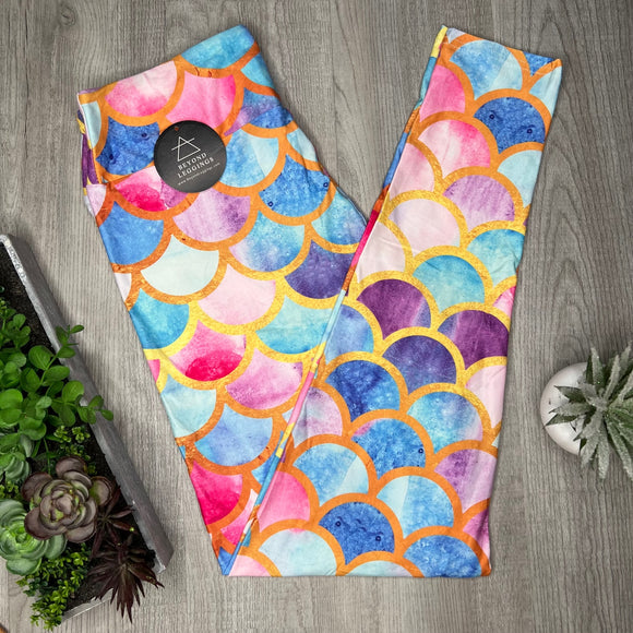 Extra Soft printed leggings with 4-way stretch fabric, so you can move with absolute comfort and ease.