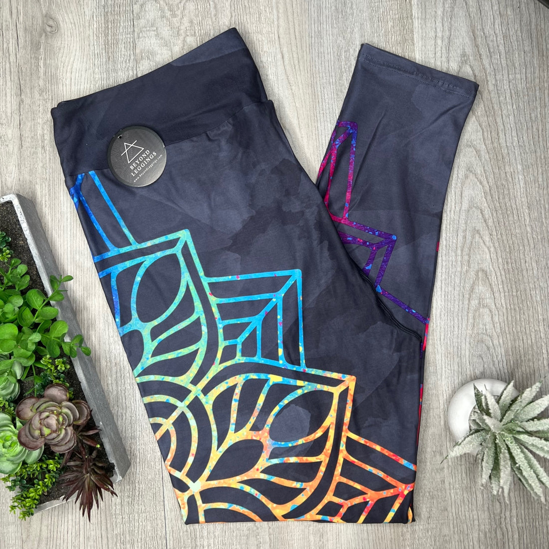 Extra Soft printed leggings with 4-way stretch fabric, so you can move with absolute comfort and ease.