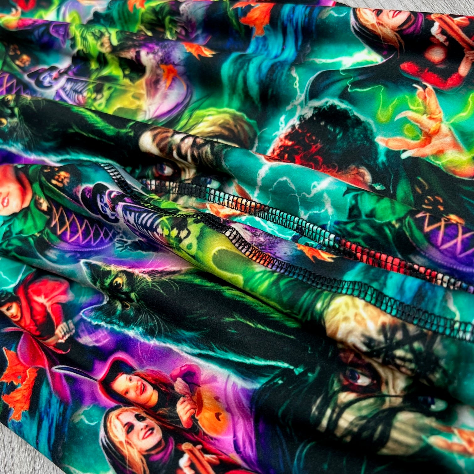 Vivid Hocus Pocus Themed Print Leggings w/ Pockets