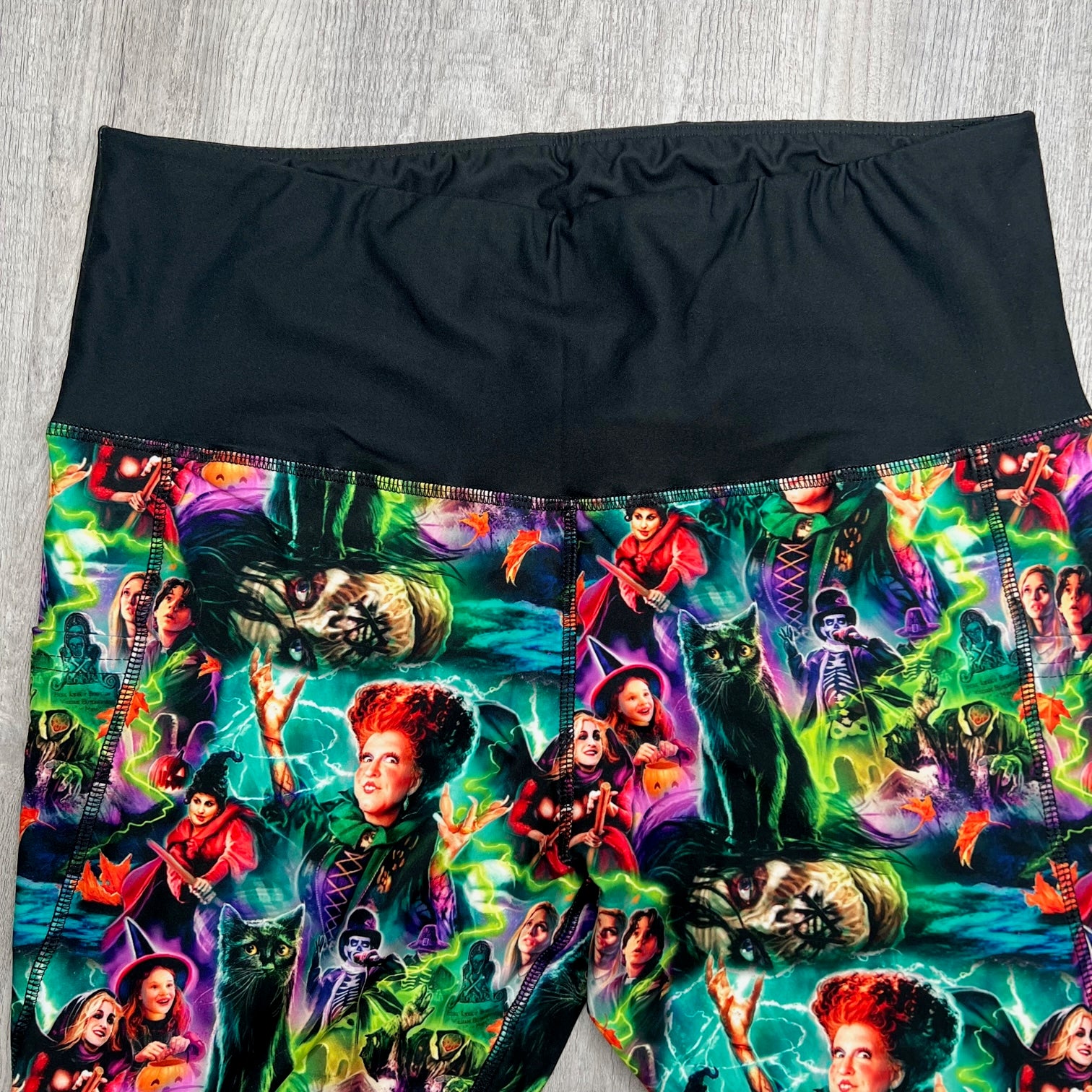 Vivid Hocus Pocus Themed Print Leggings w/ Pockets