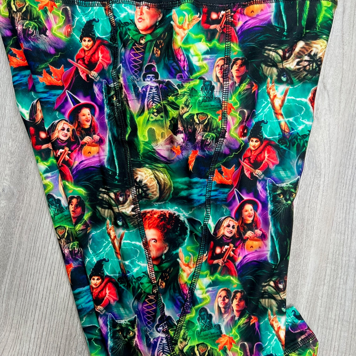 Vivid Hocus Pocus Themed Print Leggings w/ Pockets