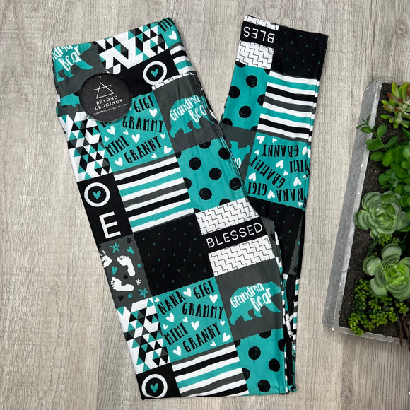 Extra Soft printed leggings with 4-way stretch fabric, so you can move with absolute comfort and ease.
