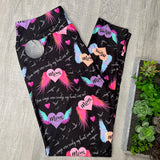 Extra Soft printed leggings with 4-way stretch fabric, so you can move with absolute comfort and ease.