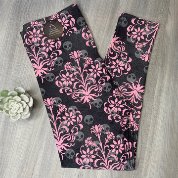 Extra Soft printed leggings with 4-way stretch fabric, so you can move with absolute comfort and ease.