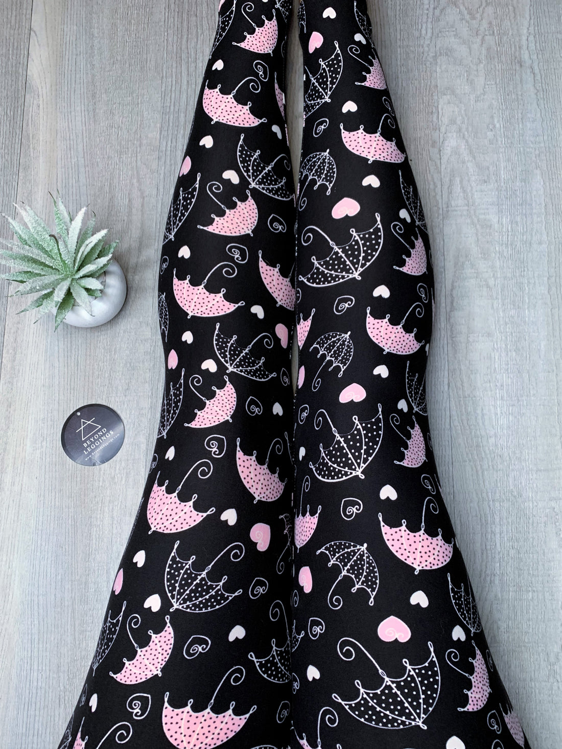 Extra Soft printed leggings with 4-way stretch fabric, so you can move with absolute comfort and ease.