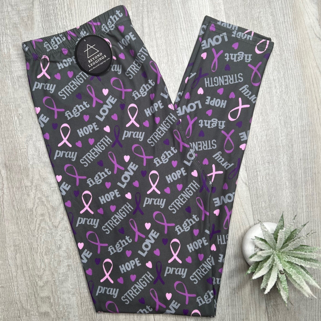 Extra Soft printed leggings with 4-way stretch fabric, so you can move with absolute comfort and ease.