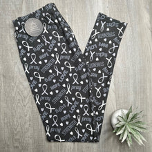 Extra Soft printed leggings with 4-way stretch fabric, so you can move with absolute comfort and ease.