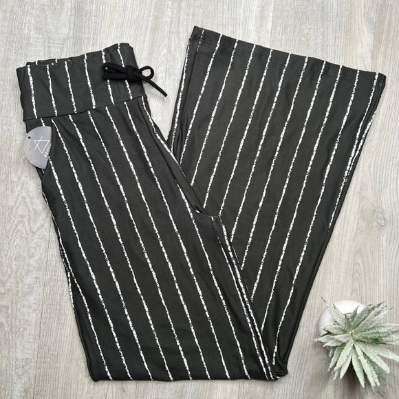 Pinstripe - High Waisted Wide Leg Hybrid Leggings/Pants w/ Pockets
