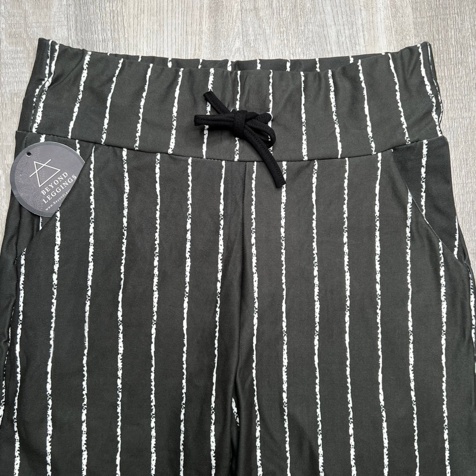 Pinstripe - High Waisted Wide Leg Hybrid Leggings/Pants w/ Pockets