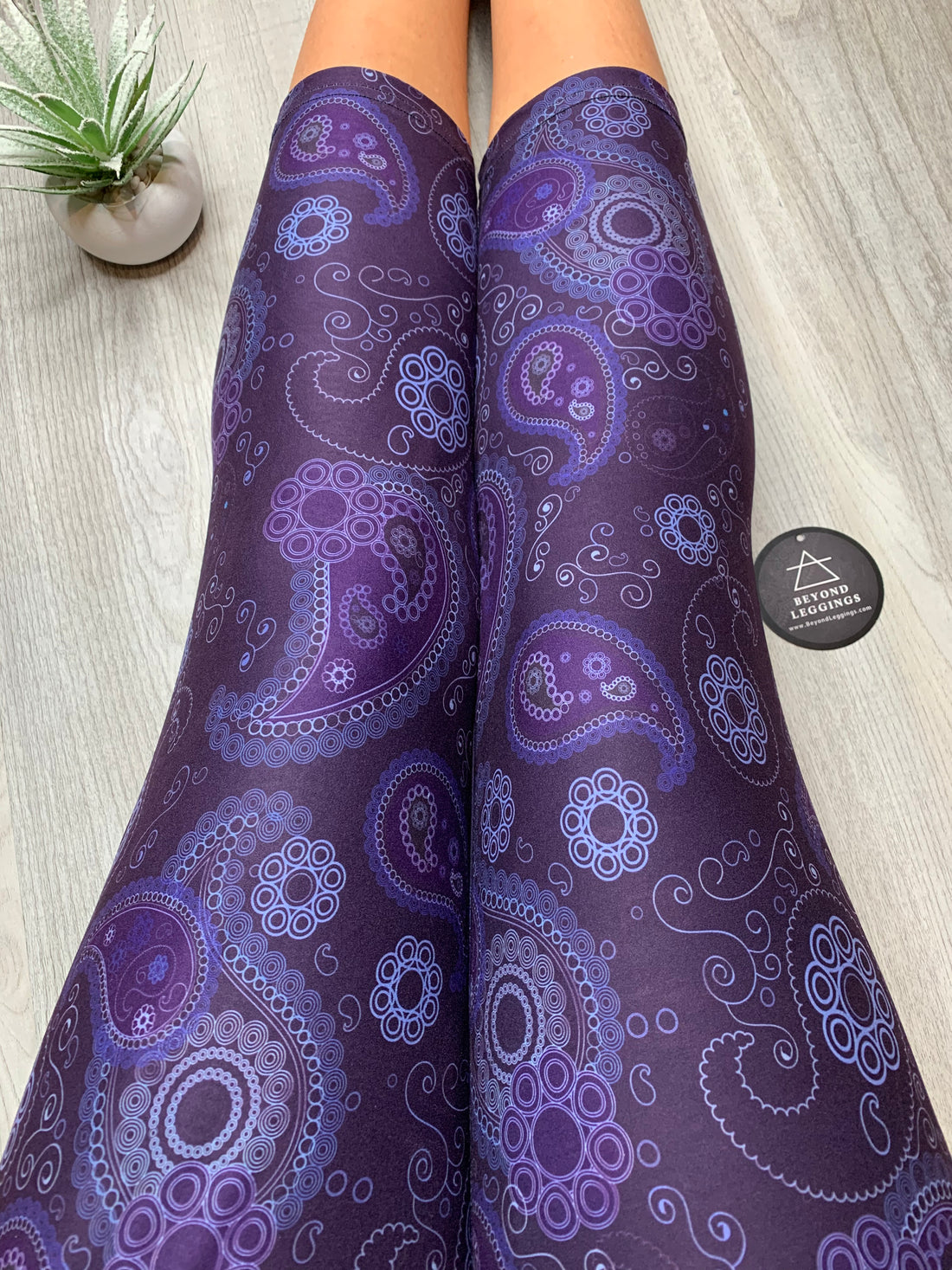 Extra Soft printed leggings with 4-way stretch fabric, so you can move with absolute comfort and ease.