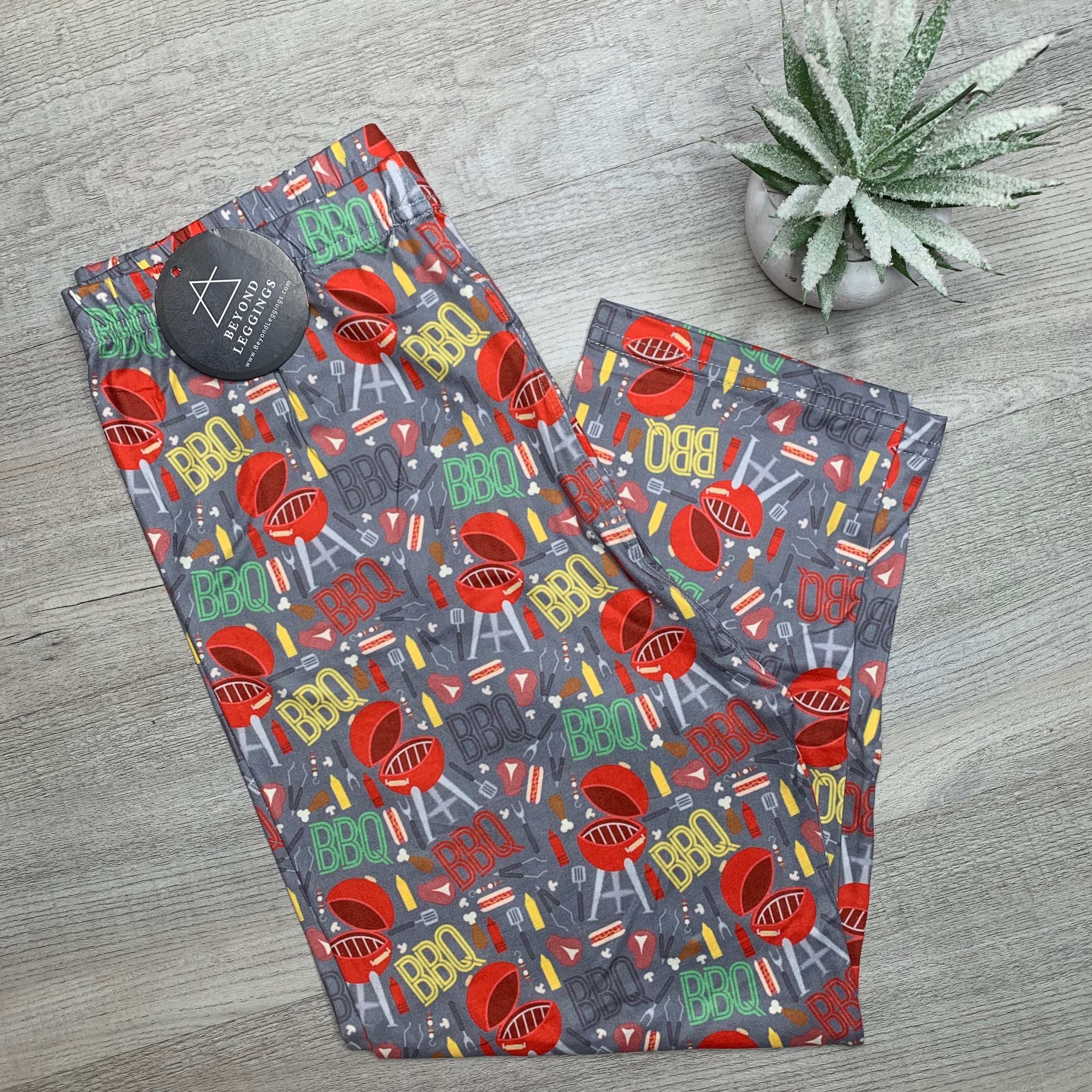 Extra Soft printed leggings with 4-way stretch fabric, so you can move with absolute comfort and ease.