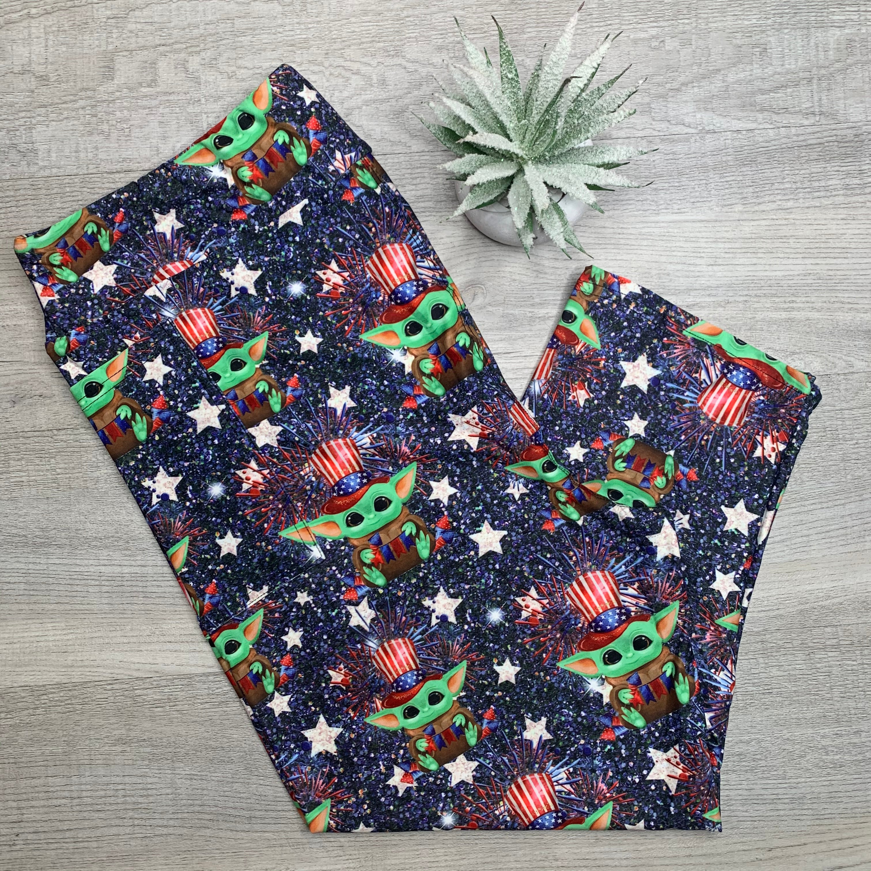 Fourth Of July Groku Print Capri Leggings w/ Pockets