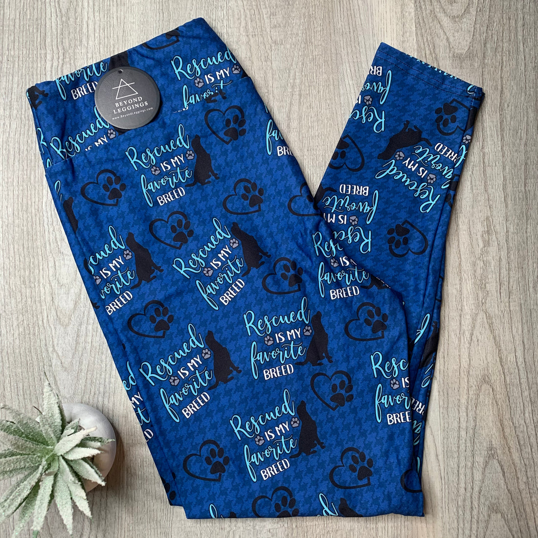 Extra Soft printed leggings with 4-way stretch fabric, so you can move with absolute comfort and ease.