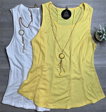 Fitted Top w/ Spinner Necklace