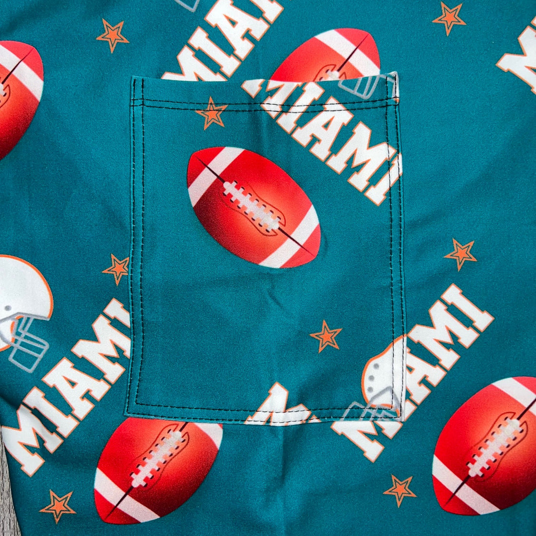 Extra Soft printed leggings with 4-way stretch fabric, so you can move with absolute comfort and ease.