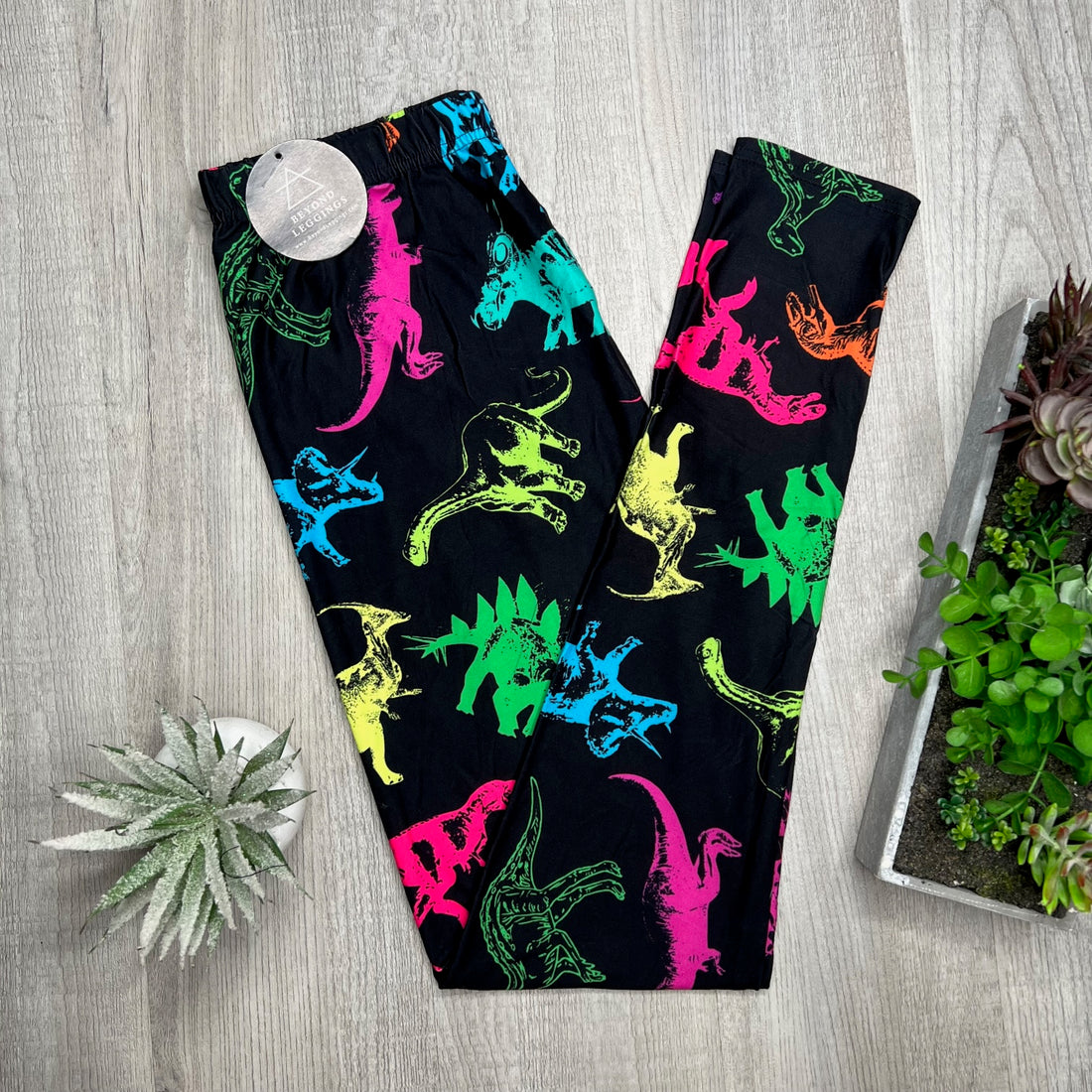 Extra Soft printed leggings with 4-way stretch fabric, so you can move with absolute comfort and ease.